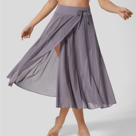 MIDI skirt (Price to purchase both skirts in this listing) - Picture 9 of 9